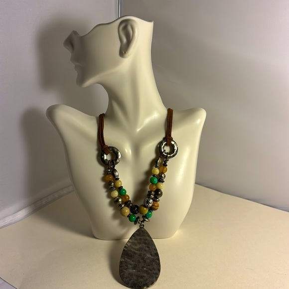 Jewelry - Hammered antique silver medallion glass gemstone leather choker necklace 10"long